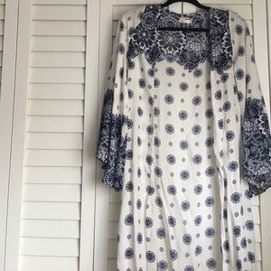 LF white paisley bell sleeve kimono / duster